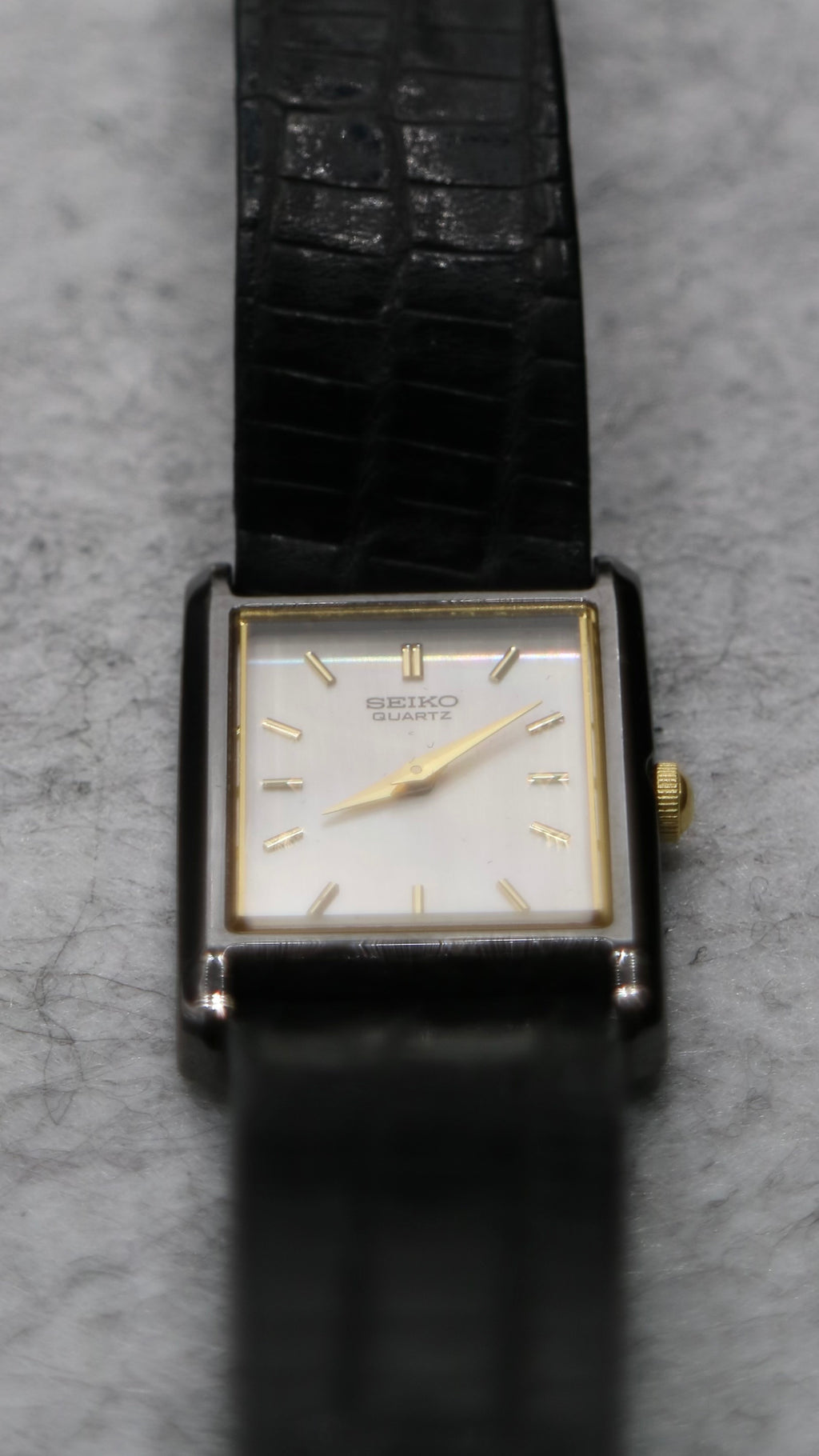 Seiko Quartz Vintage Mother of Pearl Dial/Gunmetal Tone Bezel Tank Watch