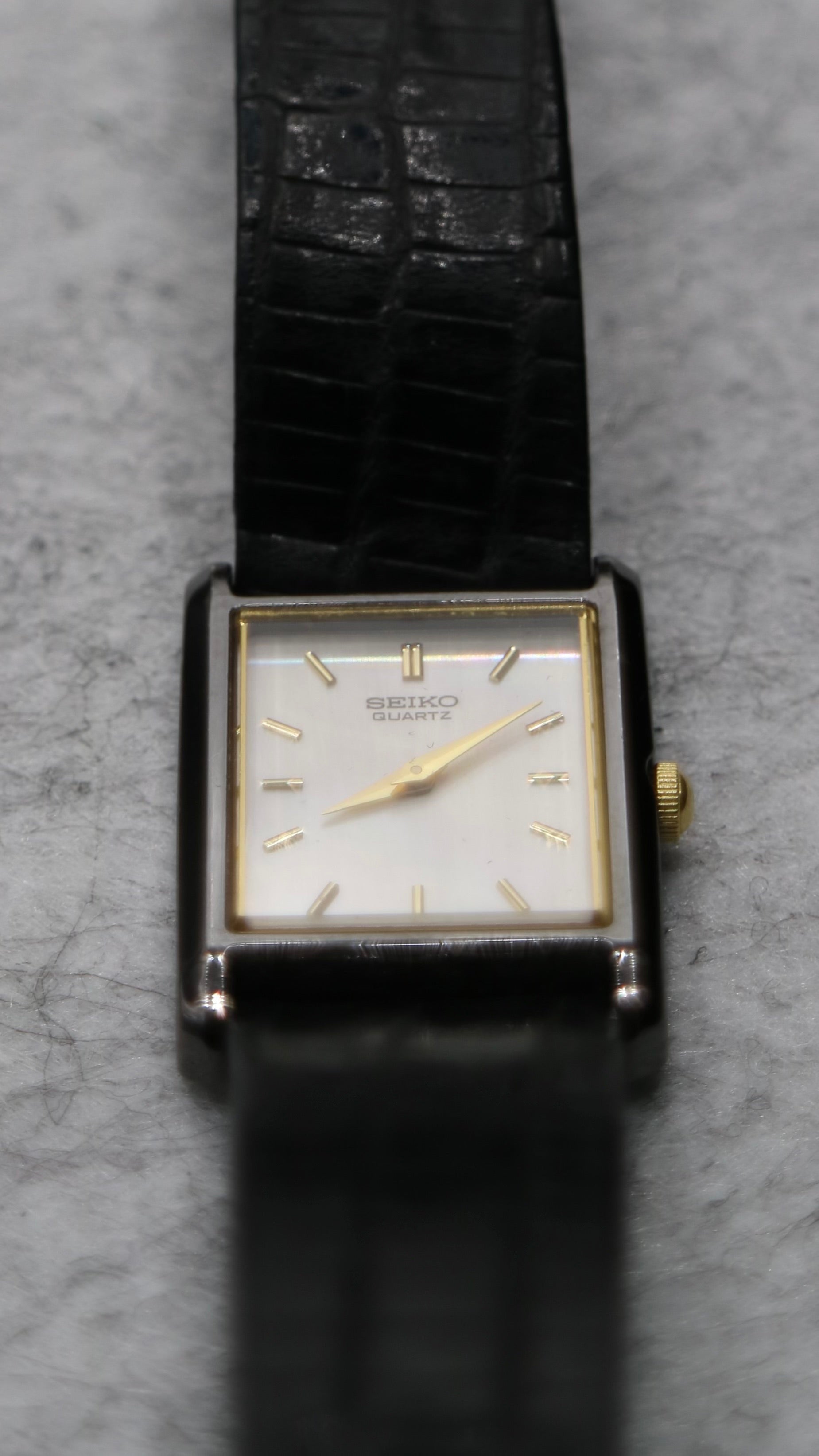 Seiko Quartz Vintage Mother of Pearl Dial/Gunmetal Tone Bezel Tank Watch