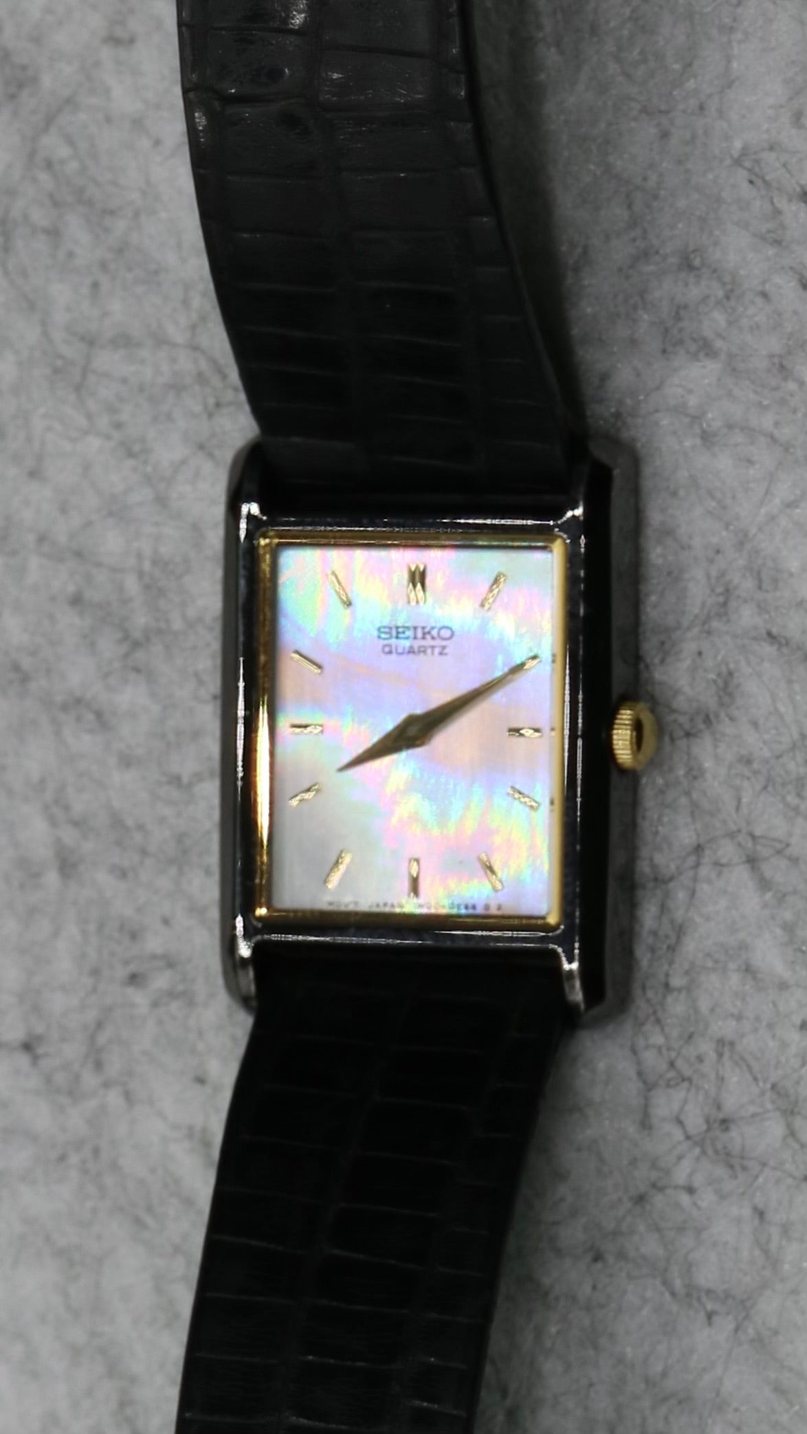 Seiko Quartz Vintage Mother of Pearl Dial/Gunmetal Tone Bezel Tank Watch