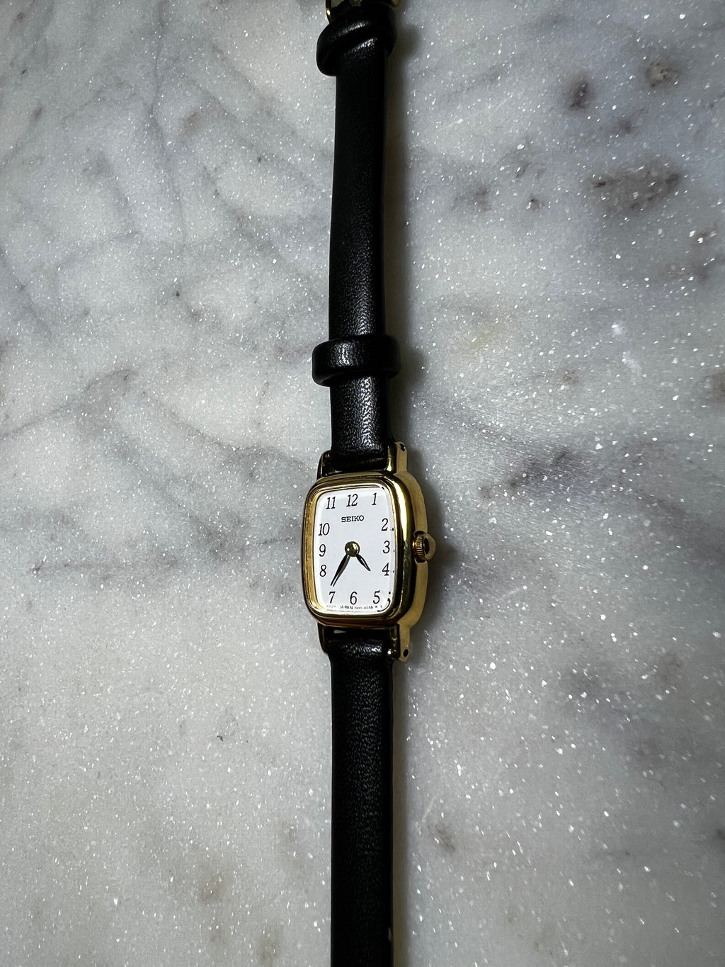 Seiko Vintage Women Watch 17mm White Dial Gold Tone Rectangle 1N00-5K29 - New Battery