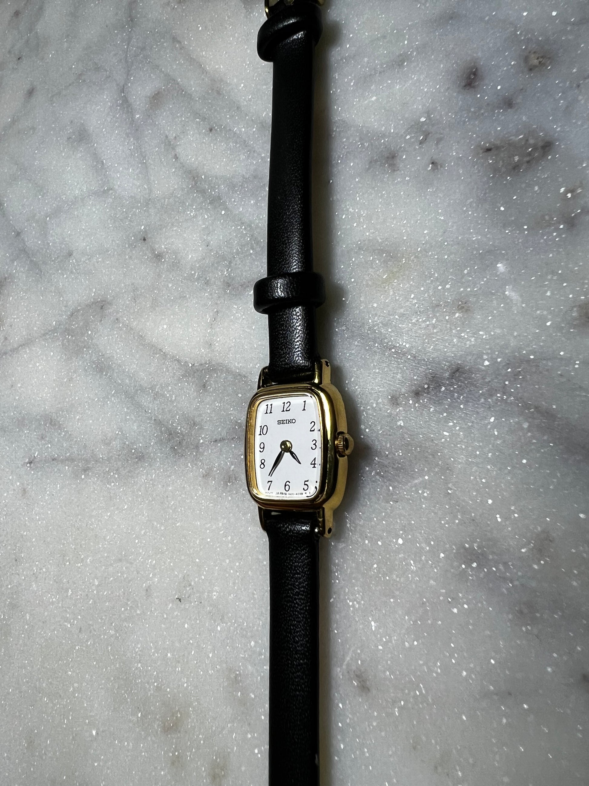 Seiko Vintage Women Watch 17mm White Dial Gold Tone Rectangle 1N00-5K29 - New Battery