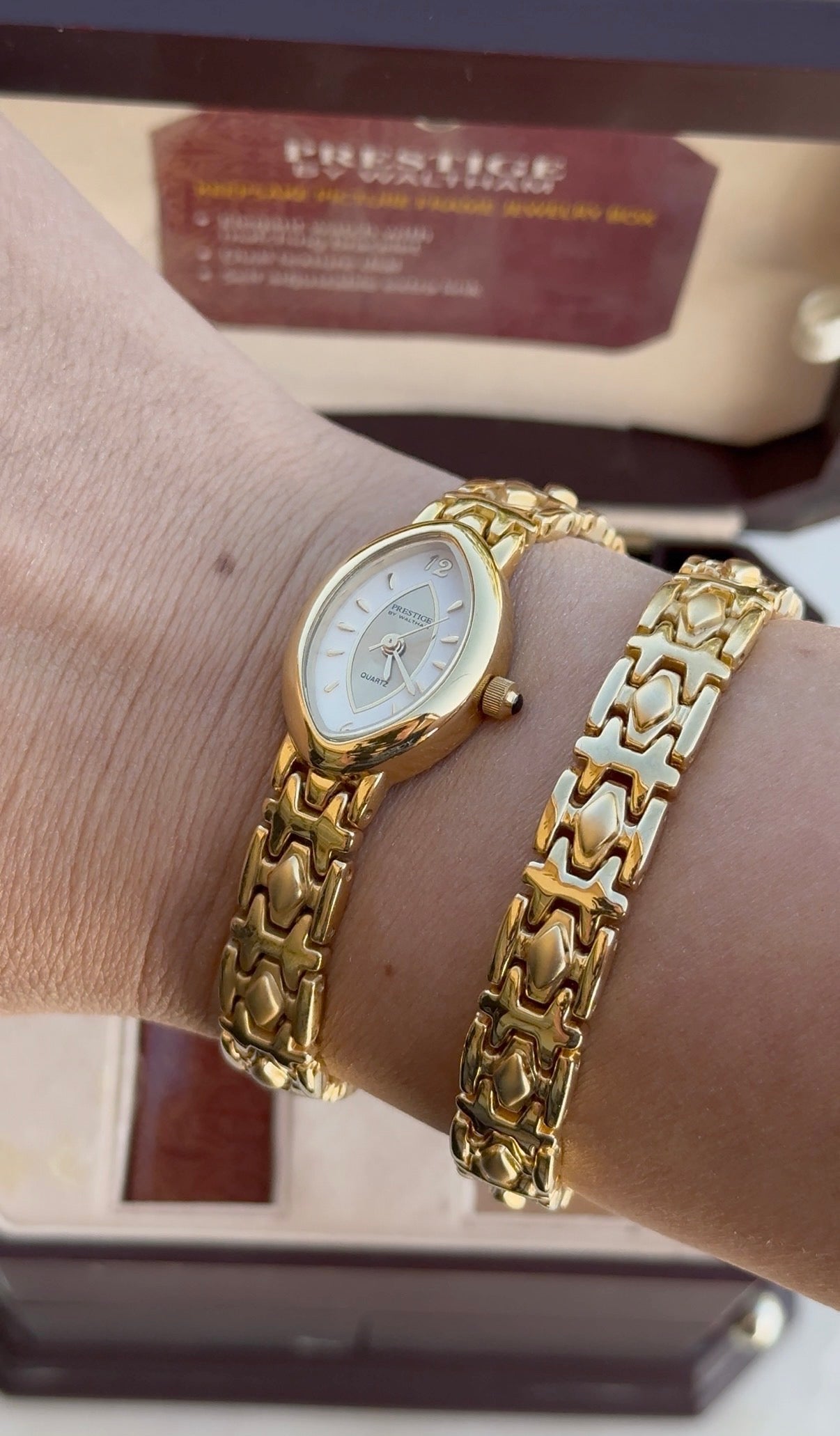 1990’s Waltham Prestige Quartz Oval Bracelet Watch Set