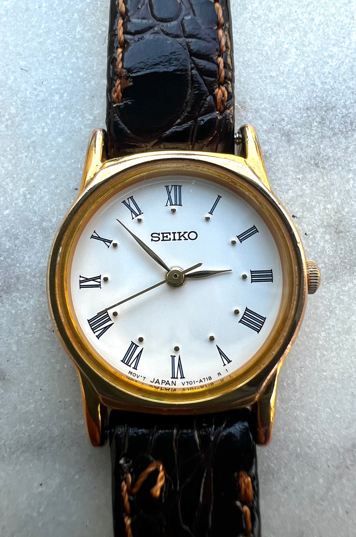 Seiko Vintage White Circular Dial with Brown Band - New Battery