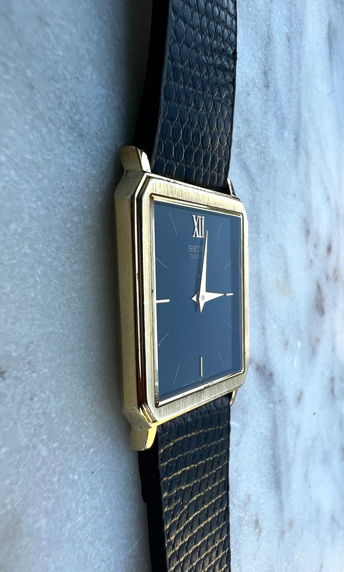 1995 Seiko Gilt Tank Pinstripe 5p30 Quartz Tank Watch