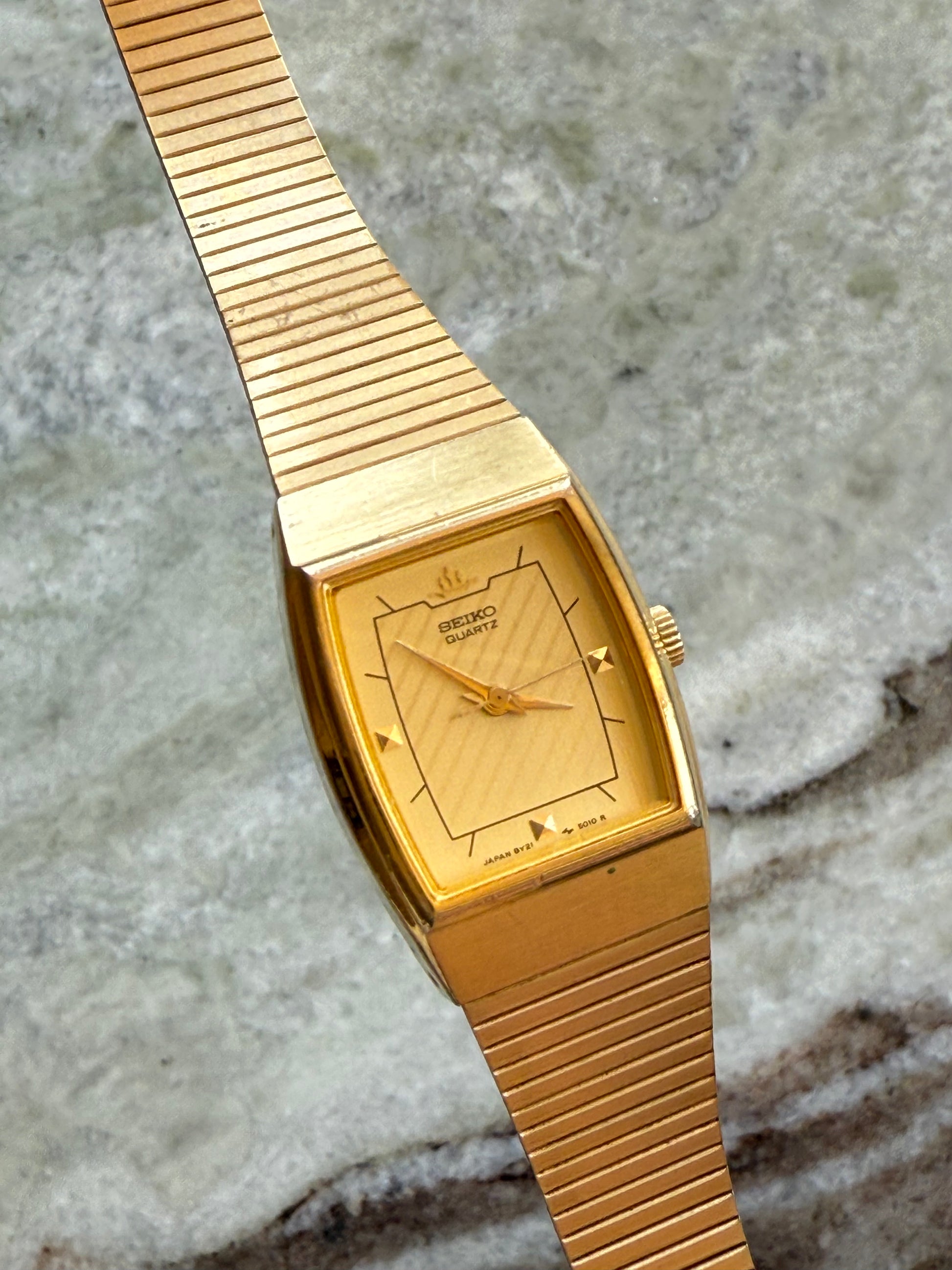 1988 Seiko Galaxy Quartz Gold Tone Tonneau Tank Watch