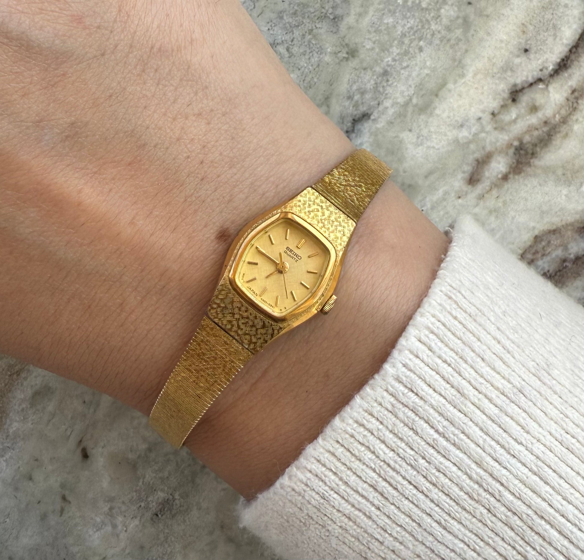 1995 Seiko Quartz Hexagon Gold Tone Watch