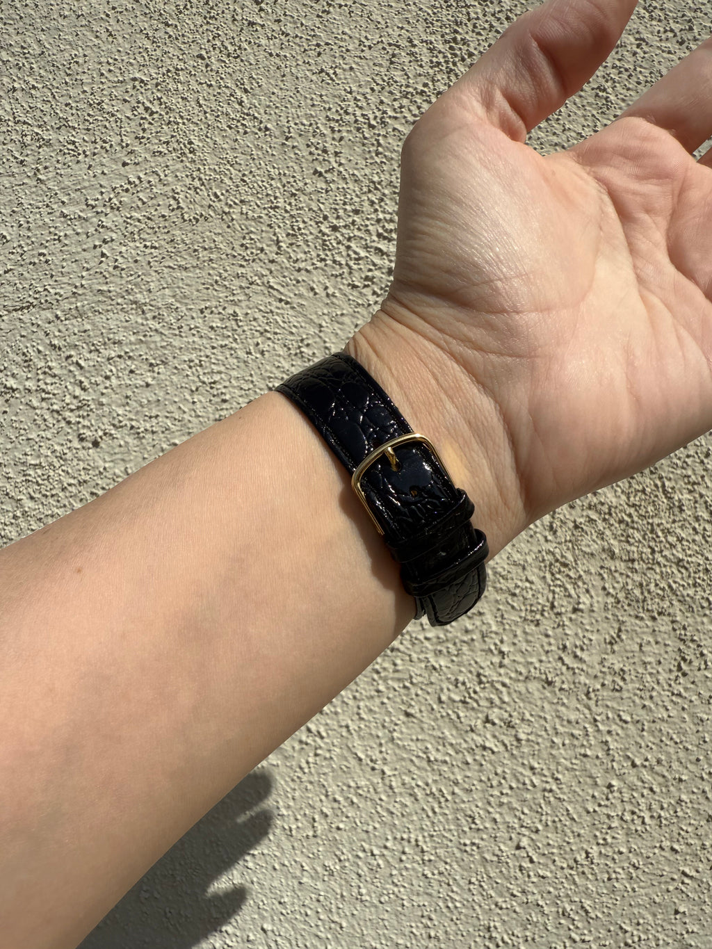 1997 Seiko Quartz Vintage Gold Tone & Cream Dial Tank Watch