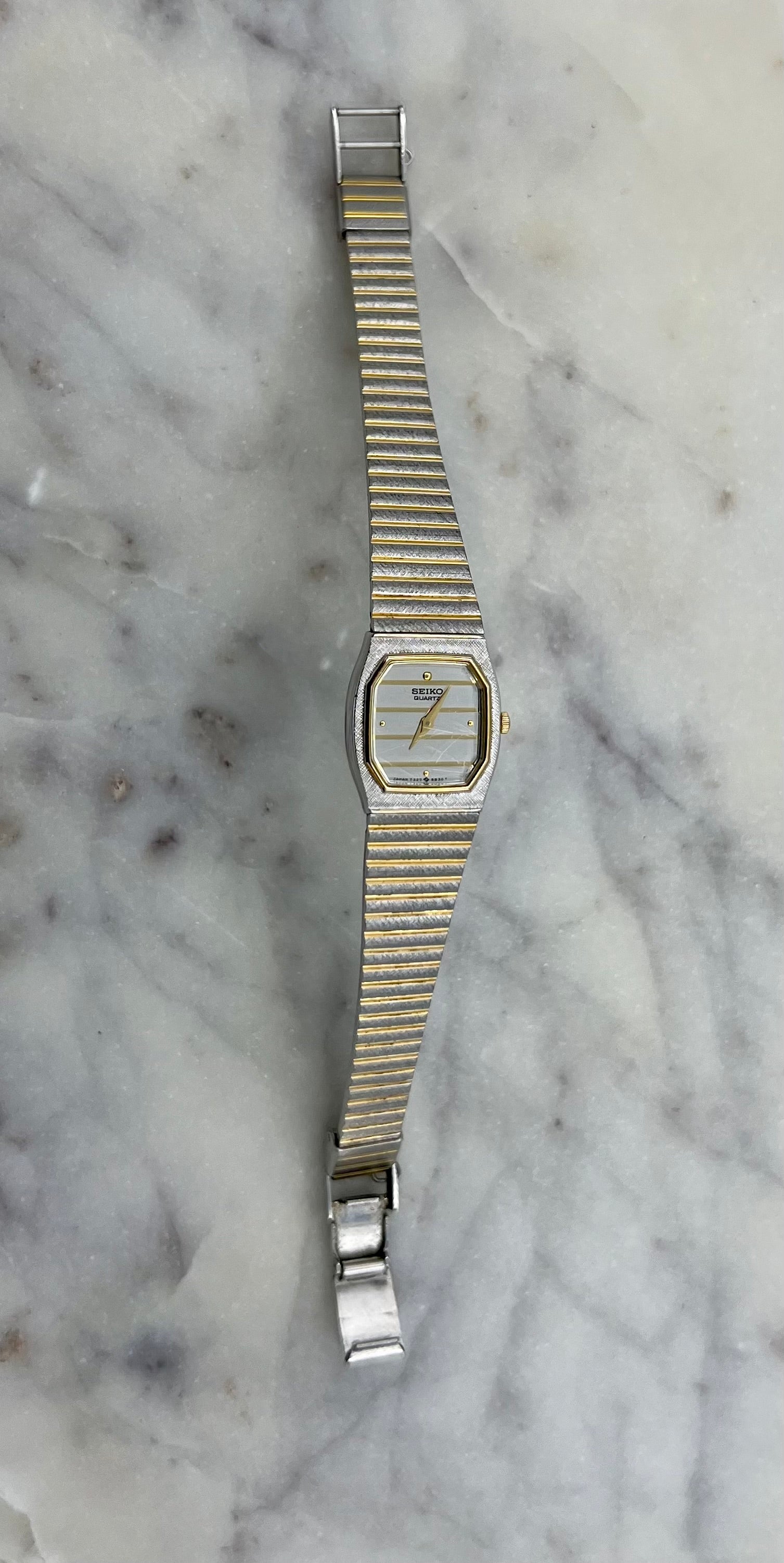 Seiko Vintage 80's Quartz Two Tone Octagon Bezel Watch (Good Condition)
