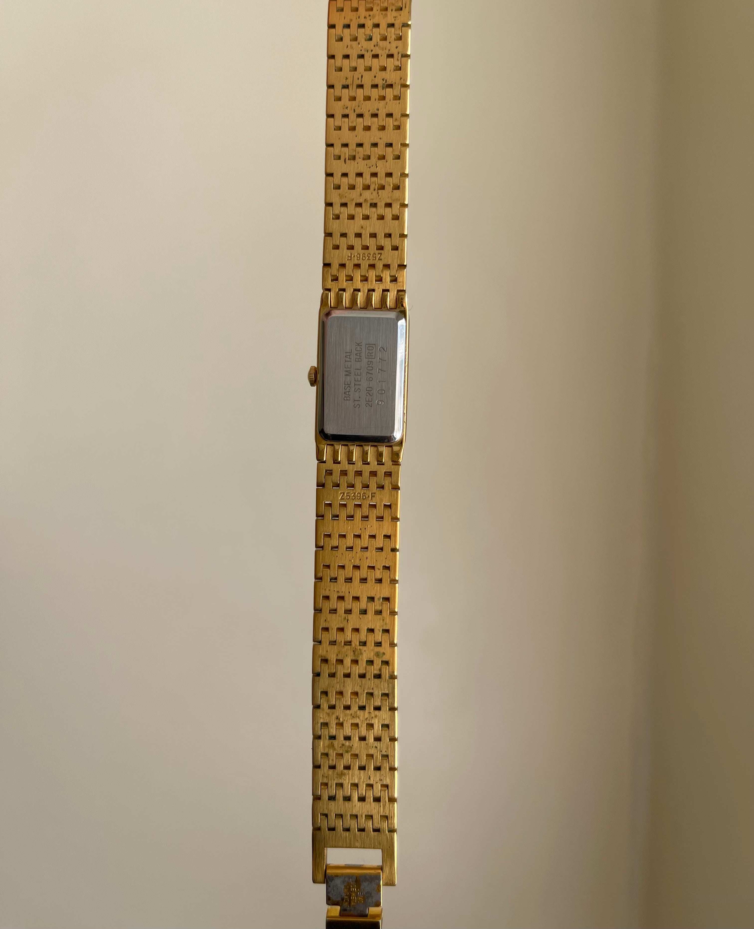 Seiko Vintage Gold Tone Women's Watch with White Dial - New Battery (Near Mint)