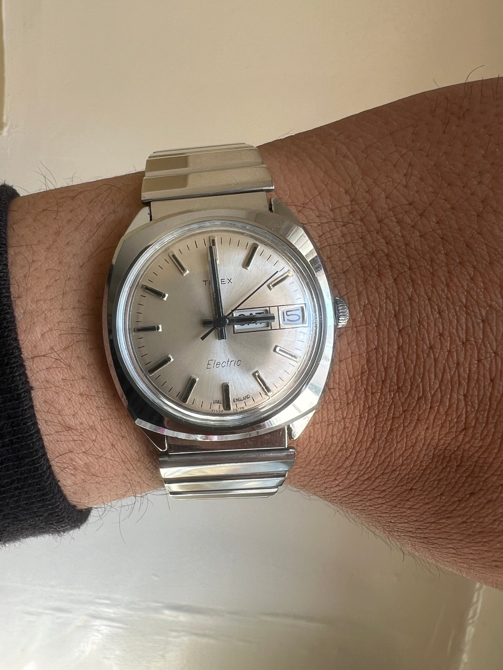 1978 Timex Electric Silver Tone & Champagne Sunburst England Dial Day Date Watch