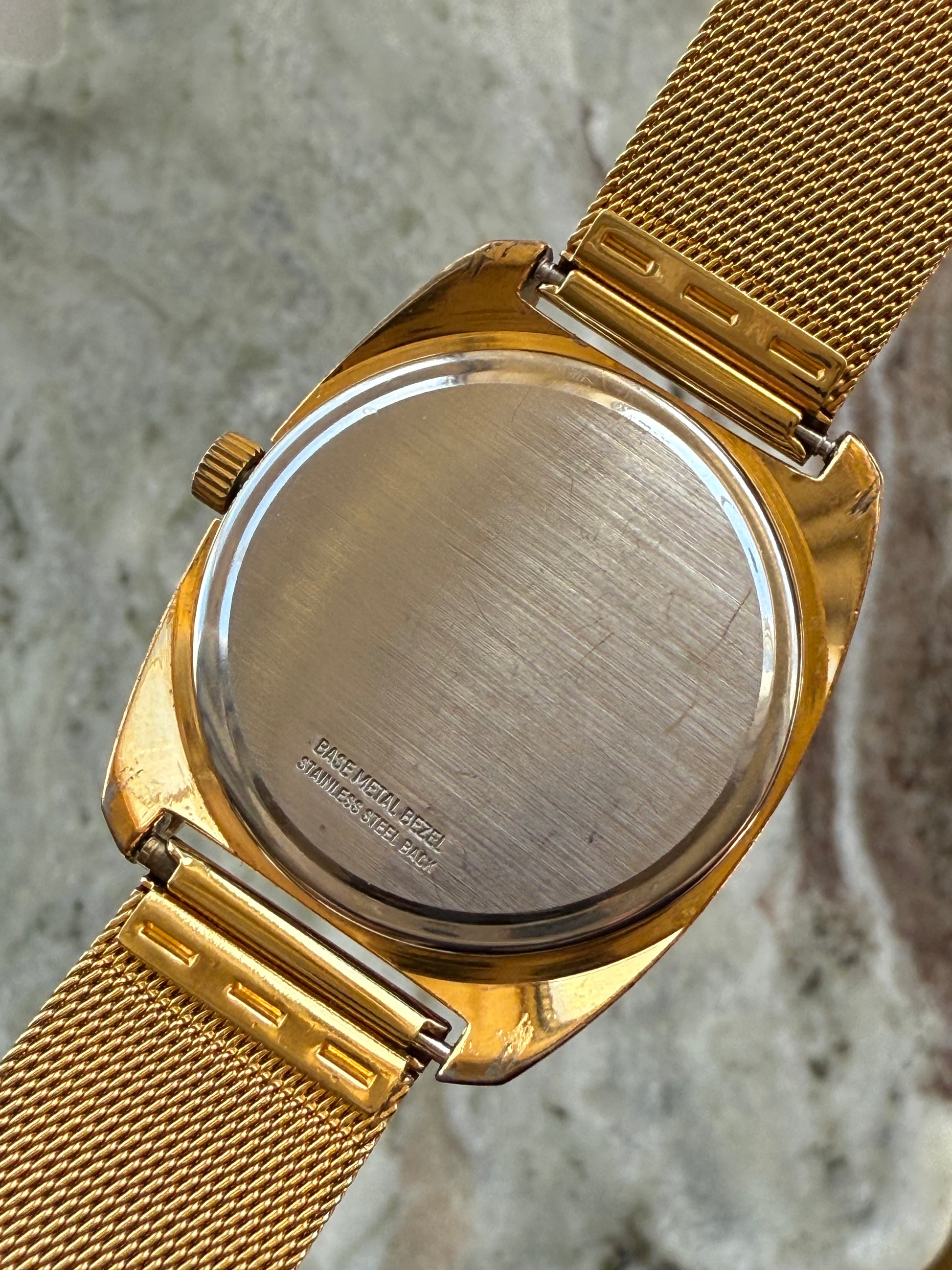 1970s Helbros Day-Date Invincible 17 Jewel Mechanical Watch