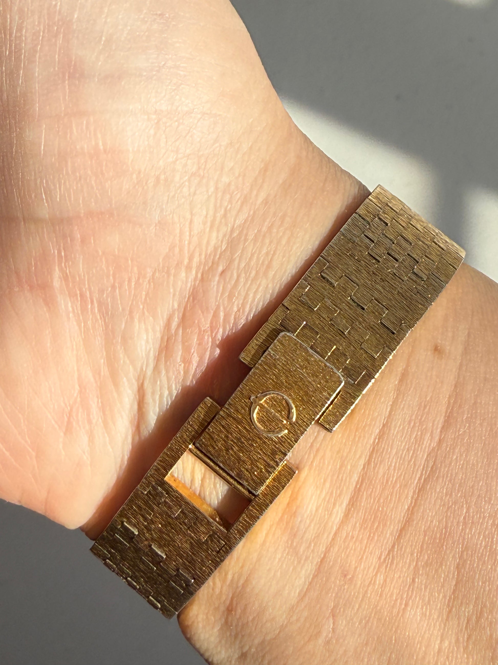 1970s Lady Elgin Quartz Gold Tone Watch