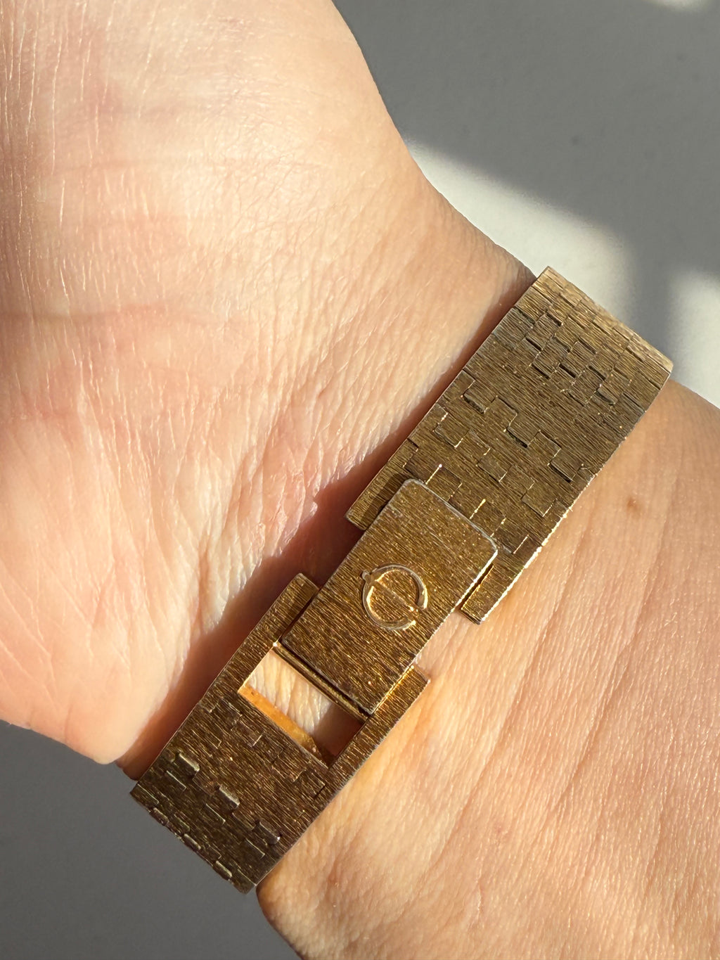 1970s Lady Elgin Quartz Gold Tone Watch