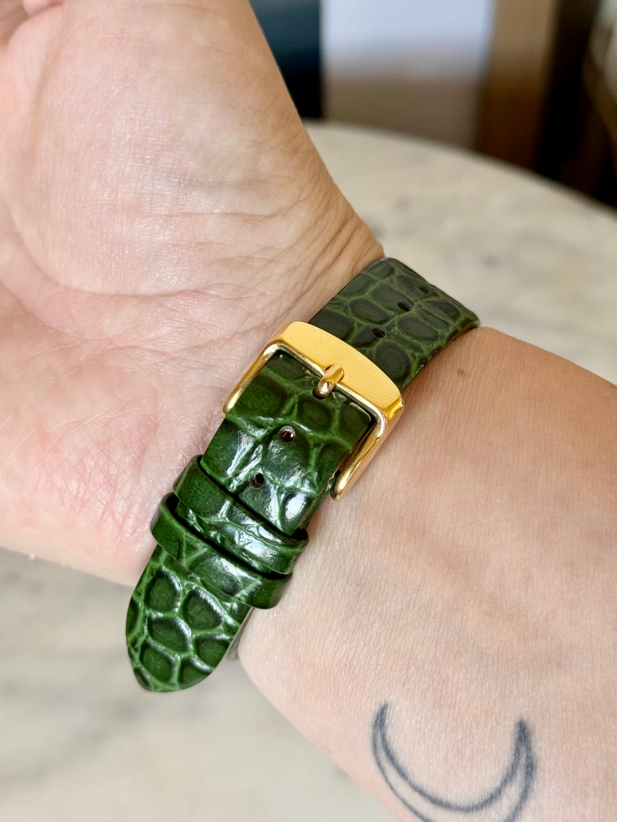 1988 Seiko Gold Tone Tonneau Watch
