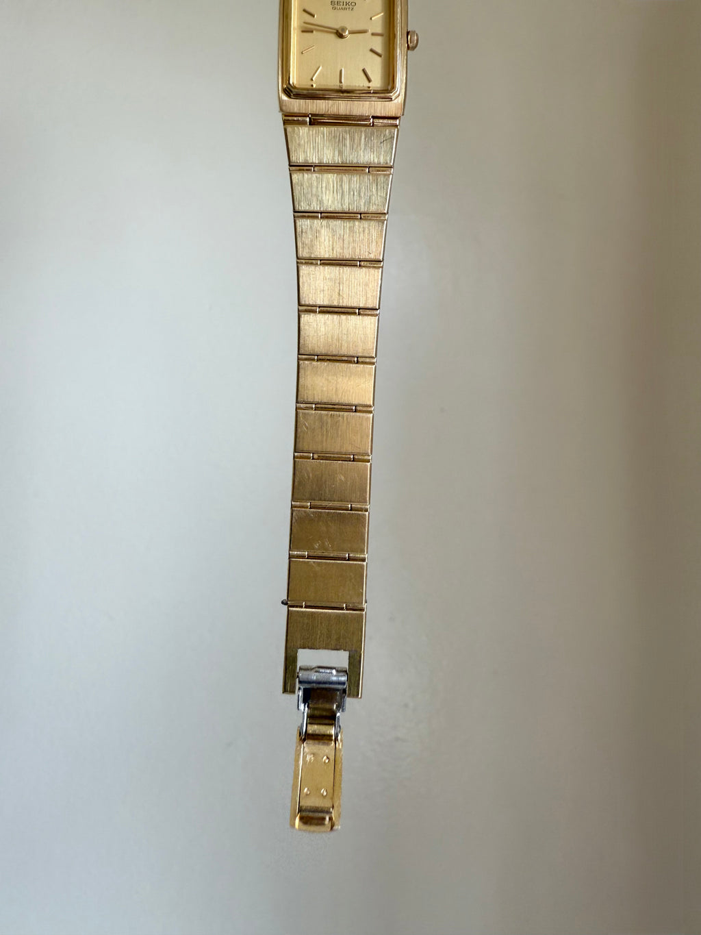 1982 Seiko Quartz Gold Tone Gold Dial Tank Watch