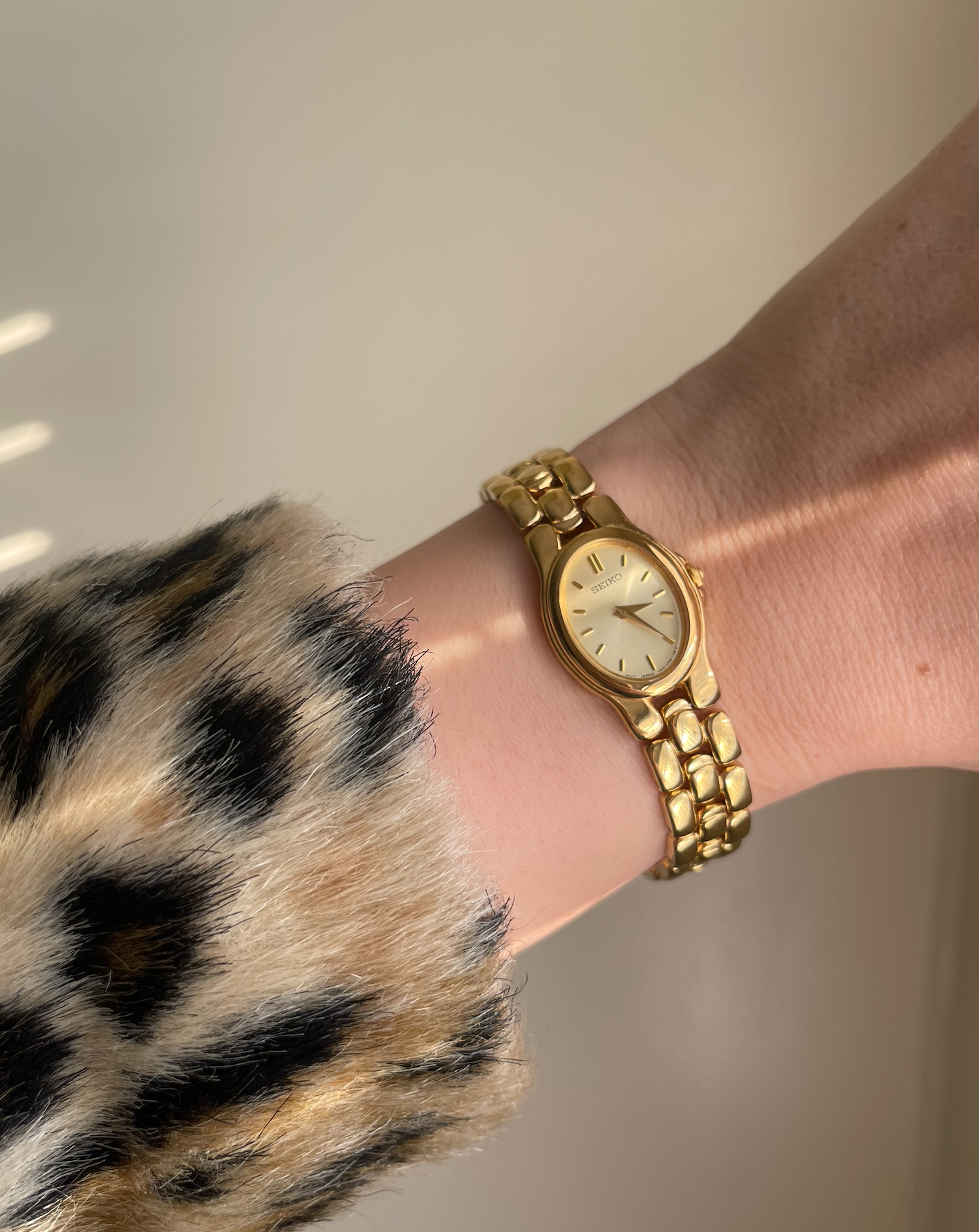 Seiko Vintage Gold Tone Oval Bracelet Watch (Near Mint)
