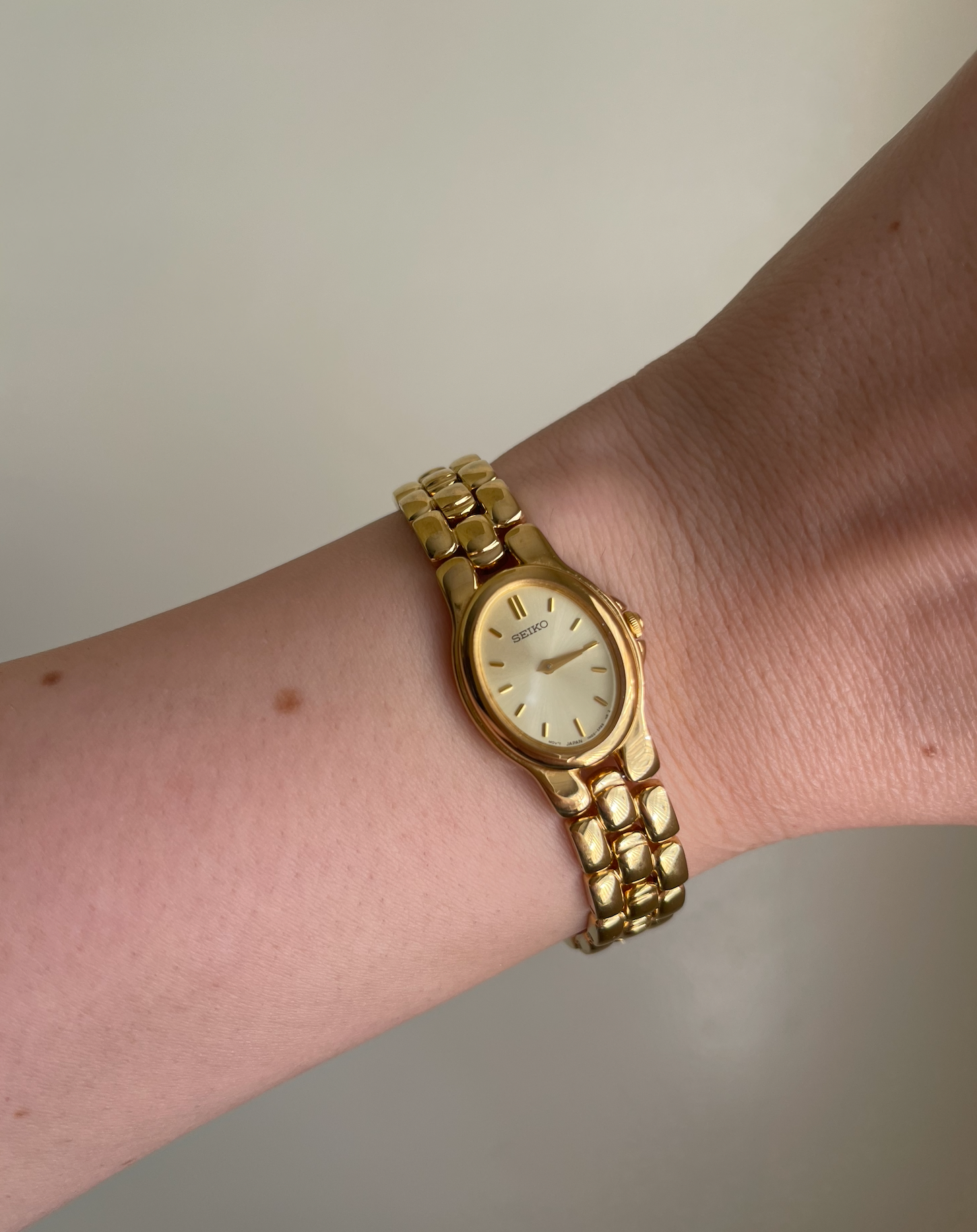 Seiko Vintage Gold Tone Oval Bracelet Watch (Near Mint)