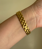 Seiko Vintage Gold Tone Oval Bracelet Watch (Near Mint)