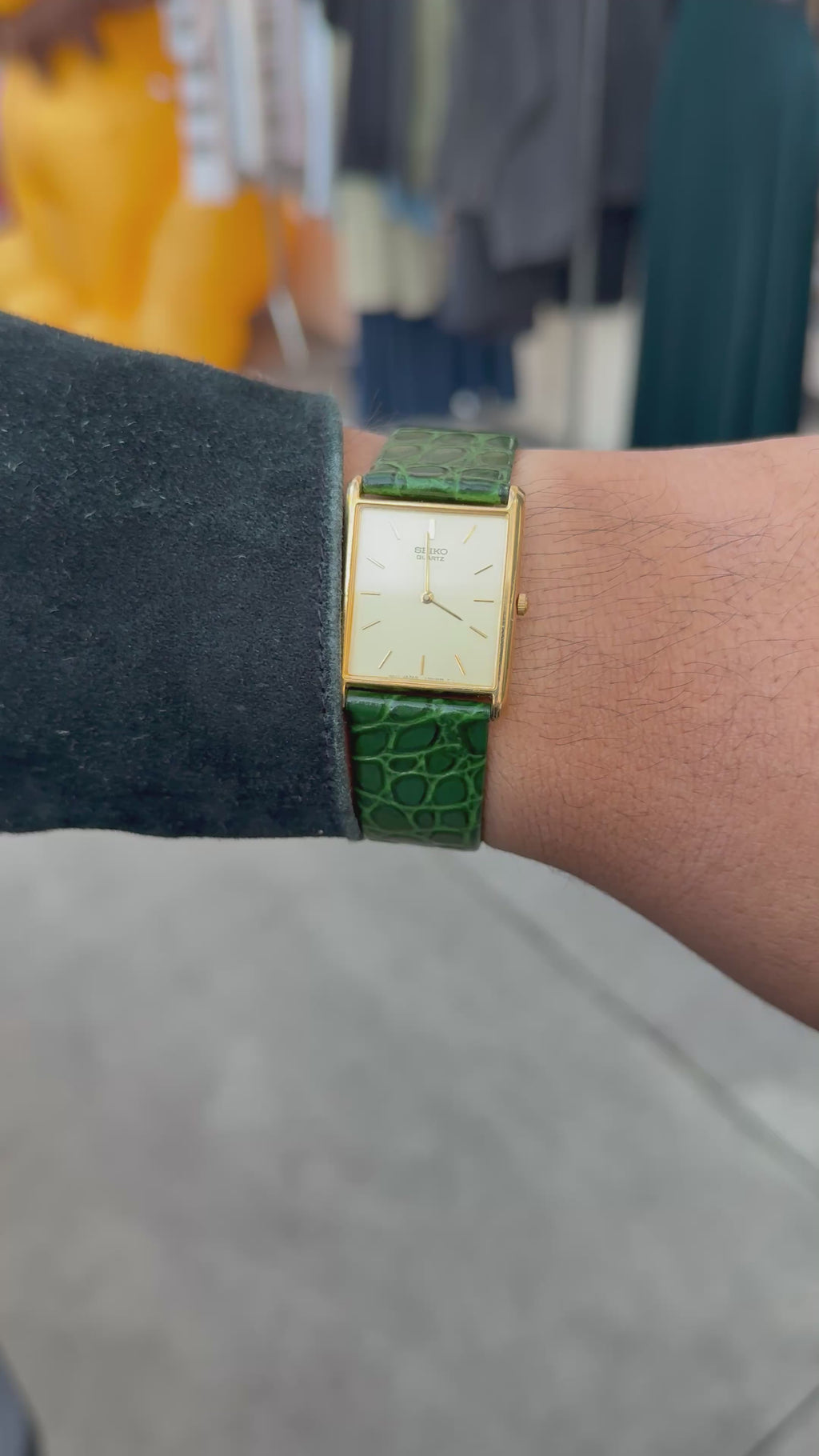 1995 Seiko Quartz Gold Tone Tank Watch