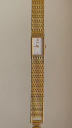 Seiko Vintage Gold Tone Women's Watch with White Dial - New Battery (Near Mint)