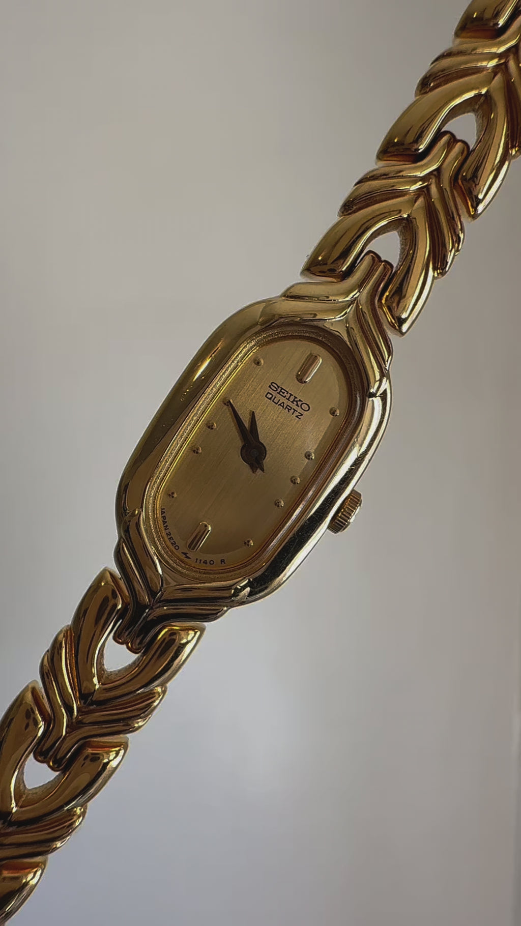 Seiko Quartz Vintage Gold Tone Bracelet Watch Near Mint