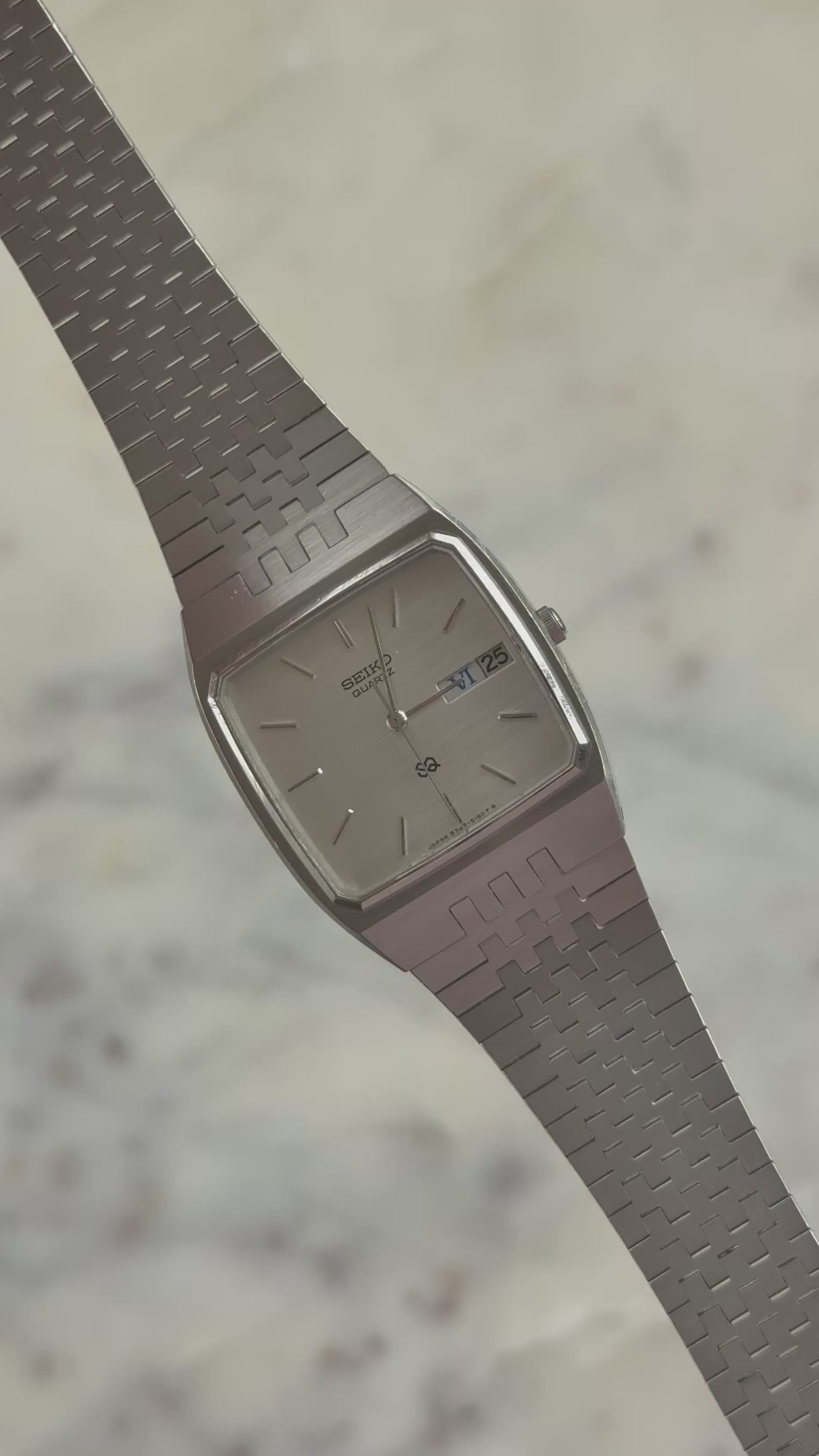 1979 Seiko Quartz Day Date TV Dial Watch