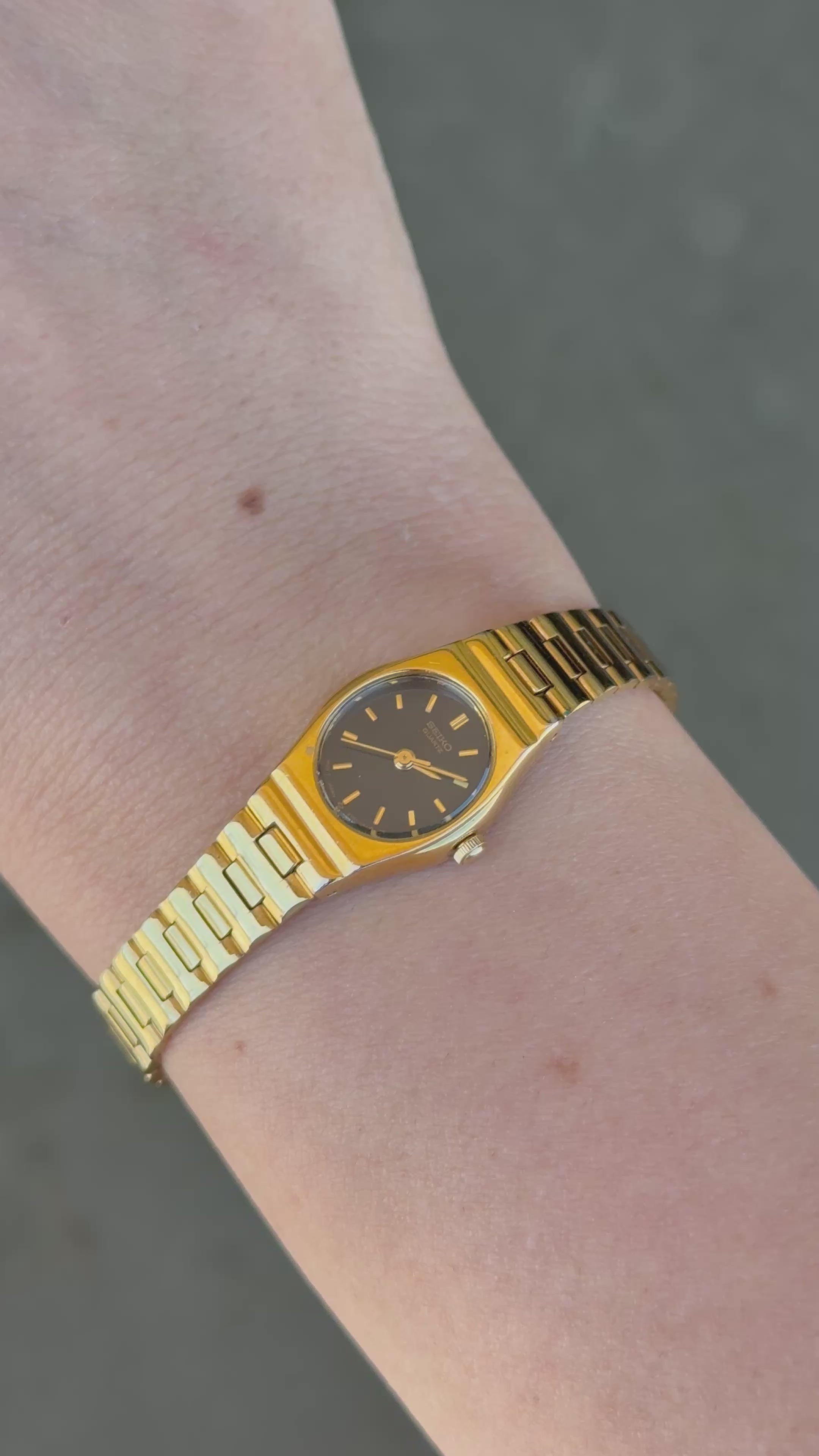 1988 Seiko Quartz Gold Tone Oval Watch